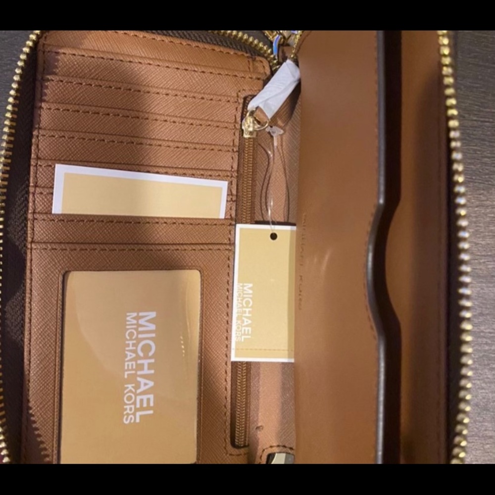Micheal kors wallet